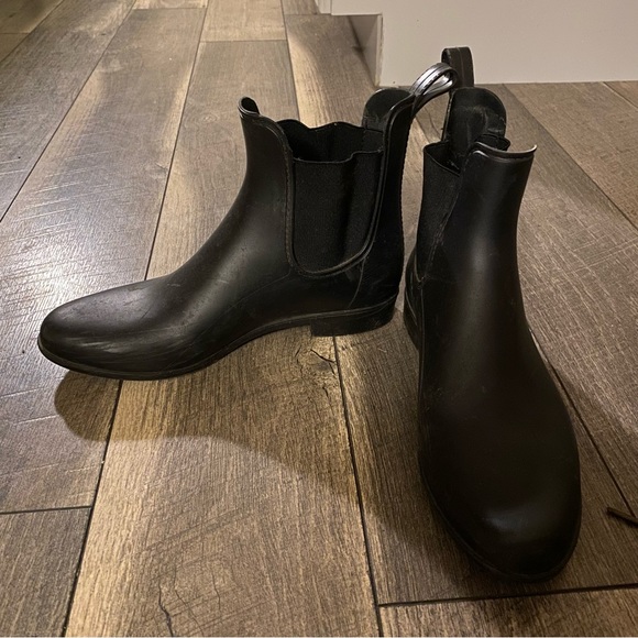 Merona Shoes - Merona || Black Chelsea Style Pull On Rubber Rainboots Size 9